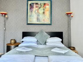 Premium Apartment by Hi5- CP with free parking